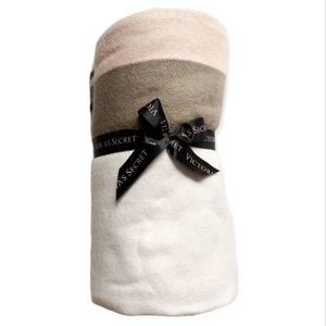*NEW* Victoria's Secret throw one size
